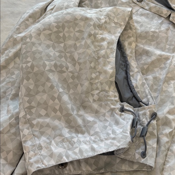 Columbia Women's Patterned Gray Ski Jacket - Picture 3 of 5